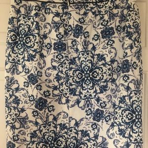 Women’s Blue / white floral skirt